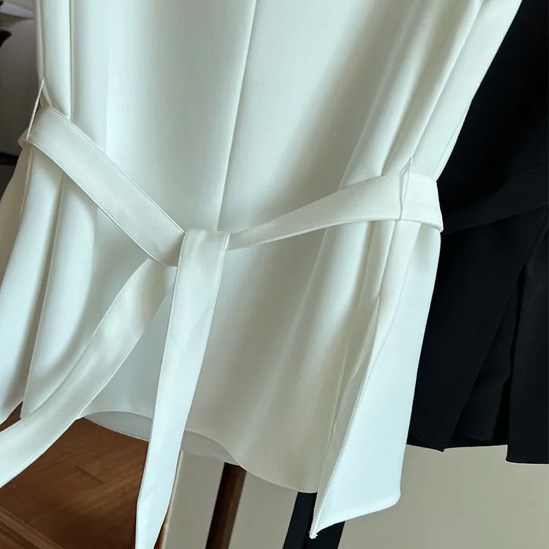 Shirt women's clothing 2024 summer new white minimalist temperament wrinkle resistant sleeveless high-end waistband top