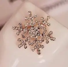 

Rose Gold Color Clear Rhinestone Crystal Diamante Christmas Snowflake Brooch Pins