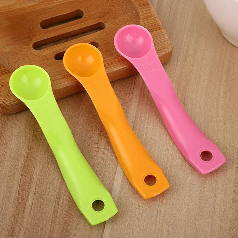 5pcs/Set Plastic Measuring Spoons 1 / 2.5 / 5 7.5/ 15ml Measure Gram Cups Child Milk Powder Spice Measuring Scoop Kitchen