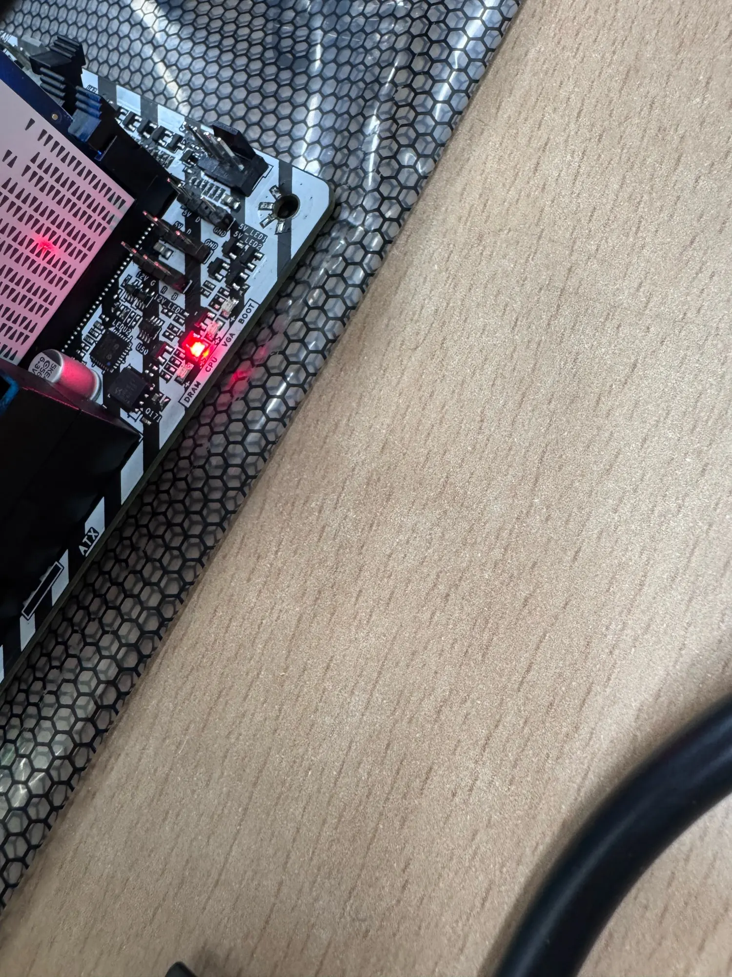 METALFISH SFX400W White Power Supply 220~230V Input Dual 6+2Pin PCIe Ports High Efficiency Silent PWM Fan Game Computer PSU photo review