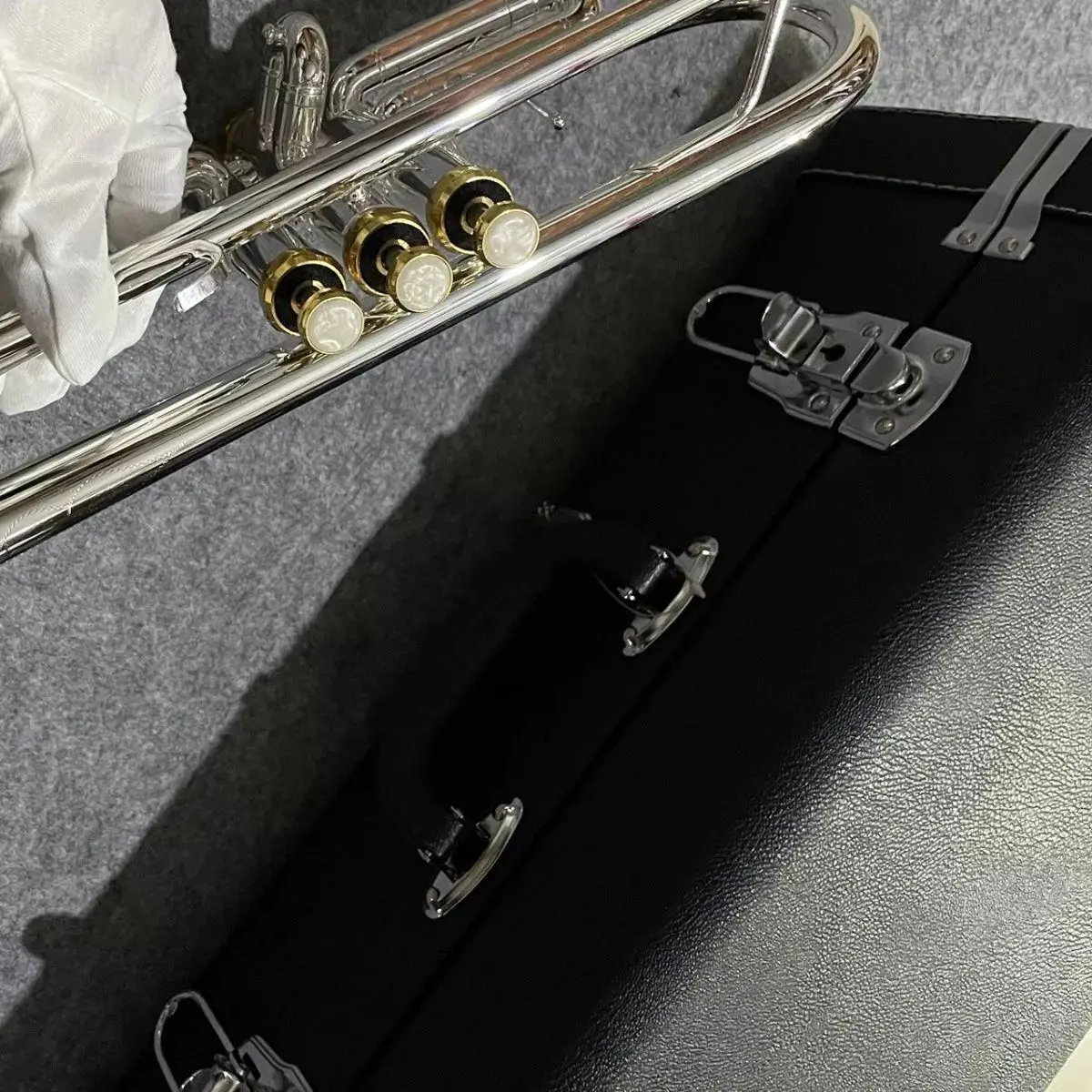 Trumpet YTR-8335GS Silver Gold Key with Case-Professional Performance Trumpet