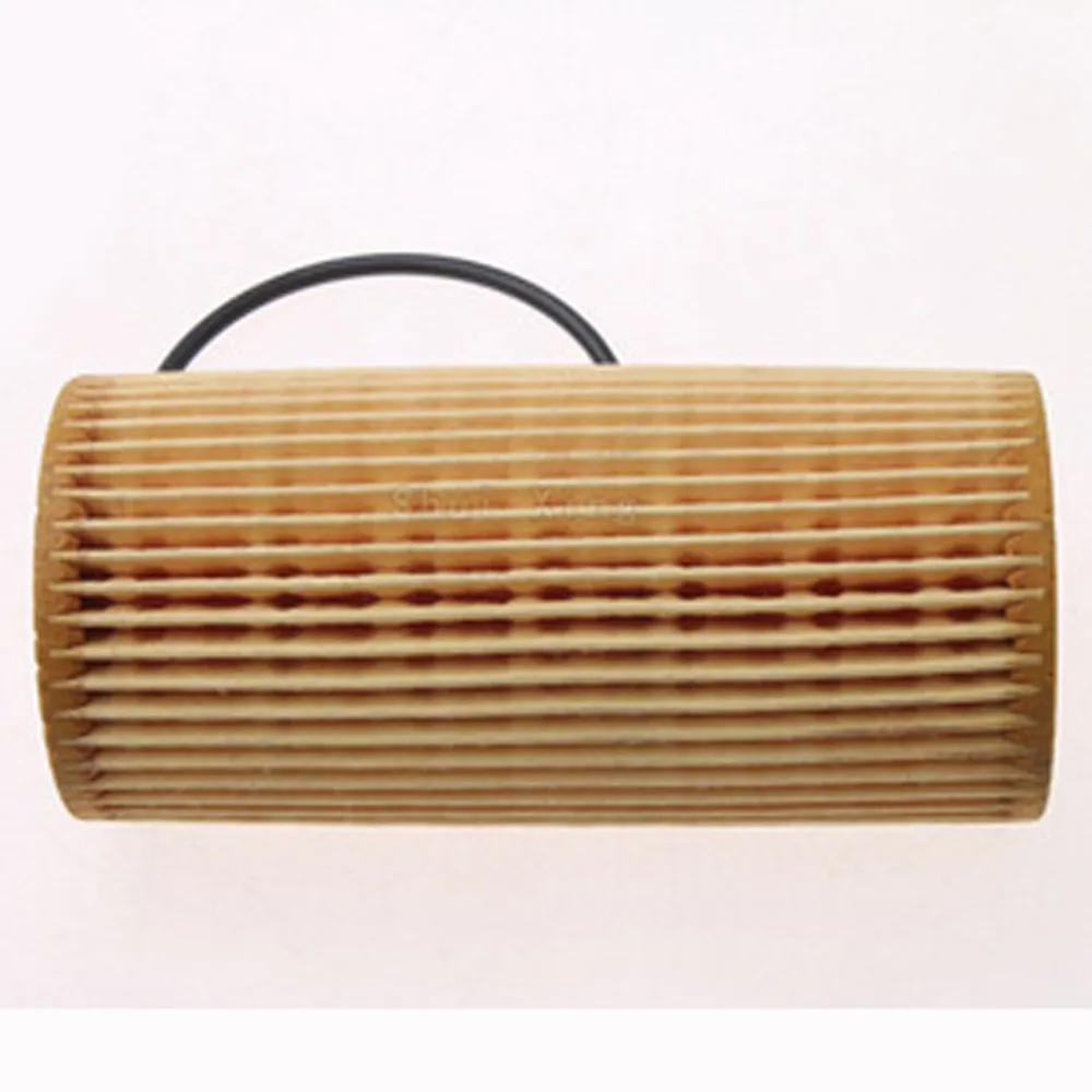 Oil Filter Suitable For Volvo C30 C70 S40 S60 V50 XC60 XC70 Engine Oil Filter 8692305 motorcycle oil filter car oil filter car filter car filter set