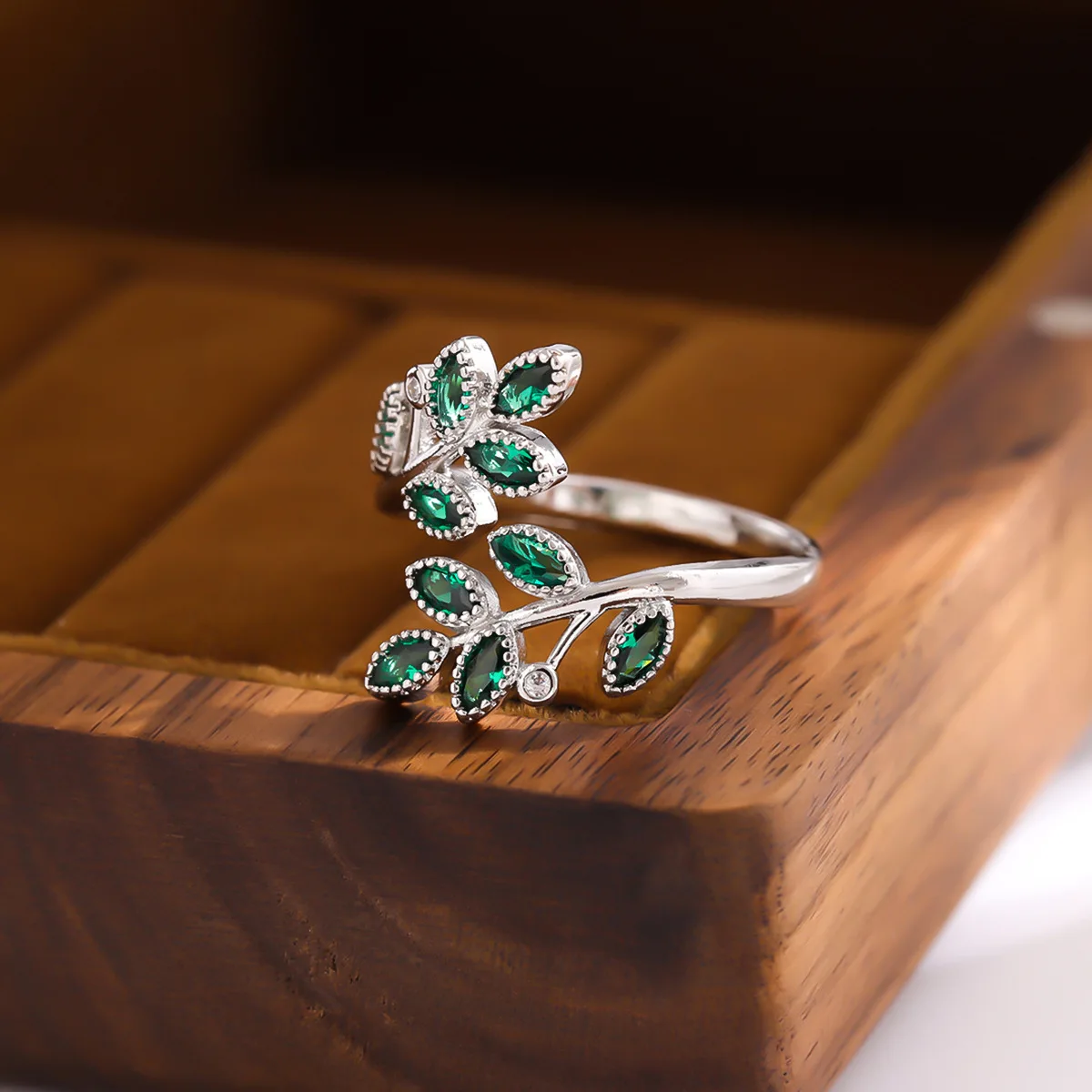 Wedding Anniversary Fashion 925 Sterling Silver Emerald Fine Jewelry Open Rings For Women Bague LR294 5