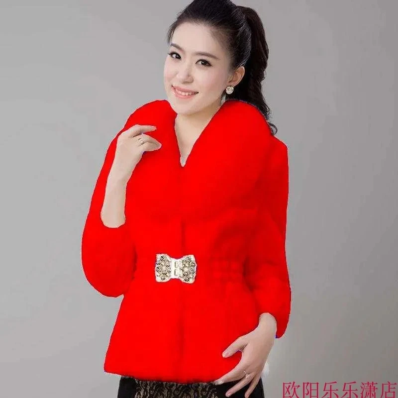 

2022 New Autumn&Winter Fashion Ladies Temperament Butterfly Button Short White Faux Fur Coat Waist Slimming Jacket Feminina Top