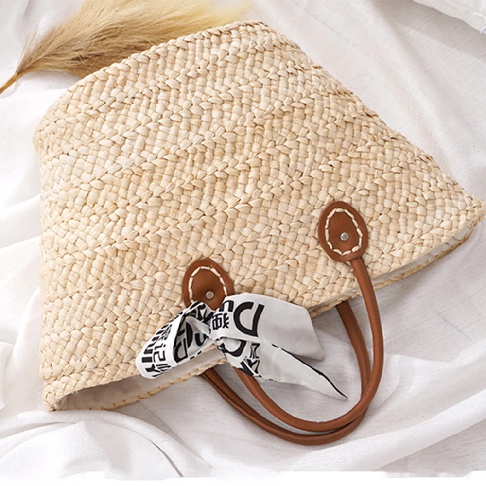 Рисунок 3 - Сумка из ротанга женская