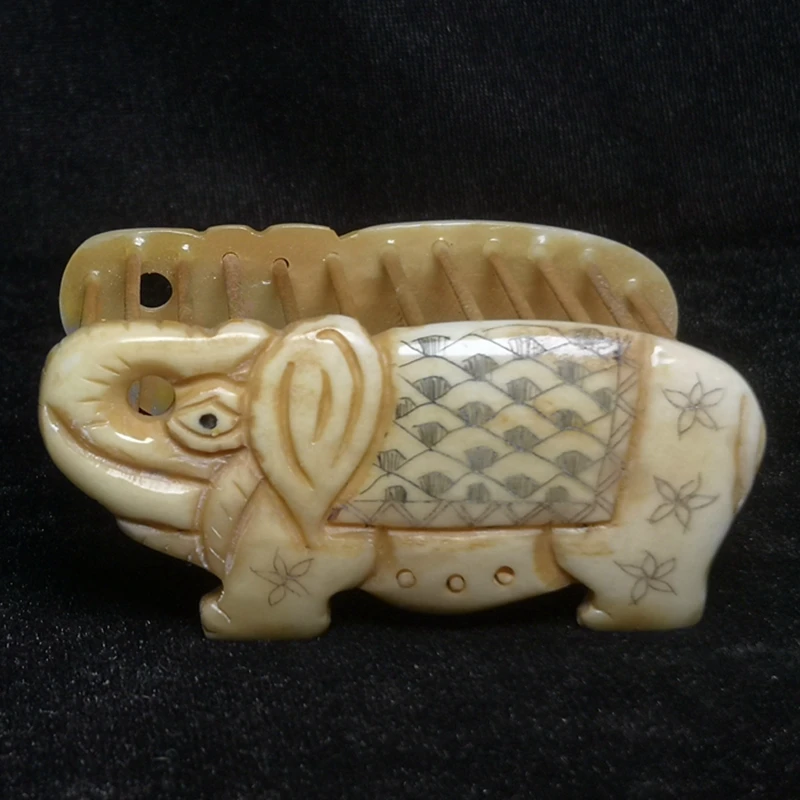 

Chinese ox bone Hand Carved Lovely Elephant Cricket Cage family Decoration gift Collection L 7.5 CM