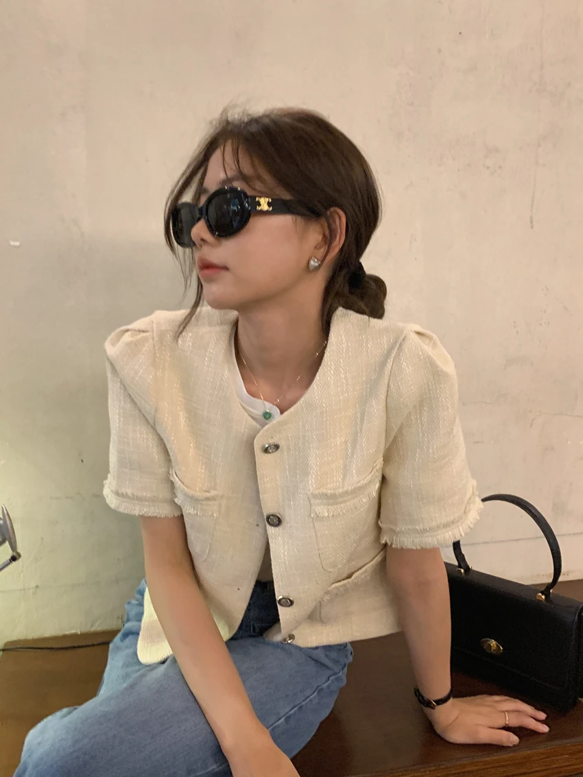 시크한 여름 레트로 향기 바람 라운드, 독특한 단추 멀티 포켓 패널, 울퉁불퉁한 가장자리, 다목적 반팔 코트, 여성 재킷