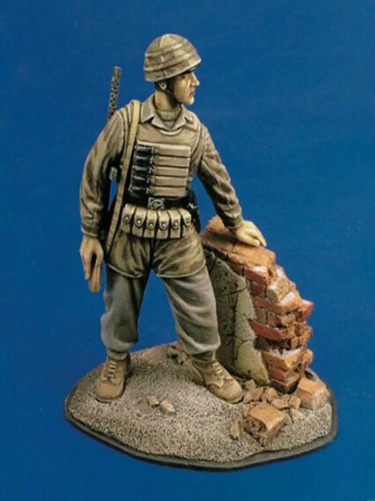 

Resin Figure 1/35 ancient man stand (WITH BASE ) Model Unassambled Unpainted Figure Building Kit