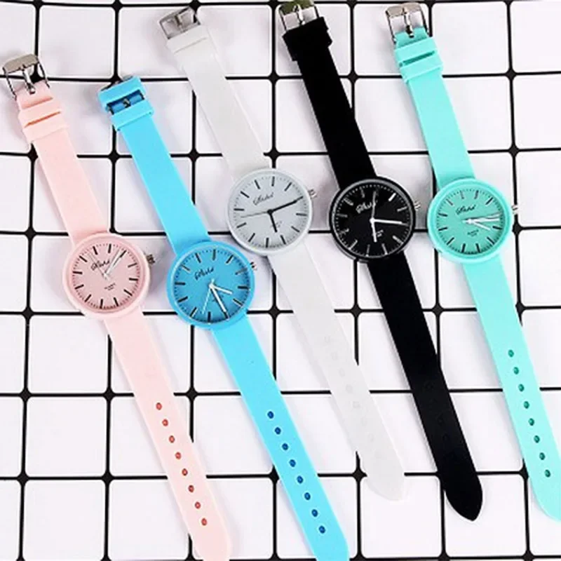 

Women Candy Color Quartz Wrist Watch Lady Silicone Band Simple Style Watch XRQ88