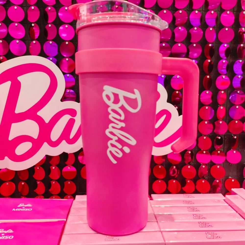 MINISO Barbie Edelstahlbecher 800 Ml – Mit Strohhalm & Anhänger, Stylisch & Langlebig