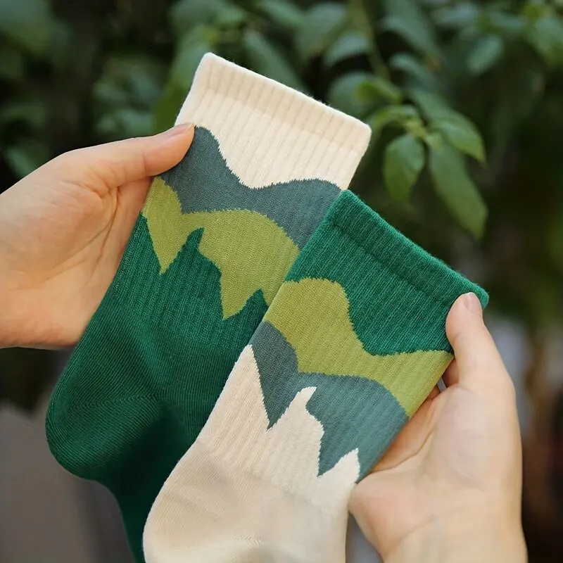 4pairs Unisex Graphic Socks, Comfortable Breathable Soft Crew Socks - Image 3