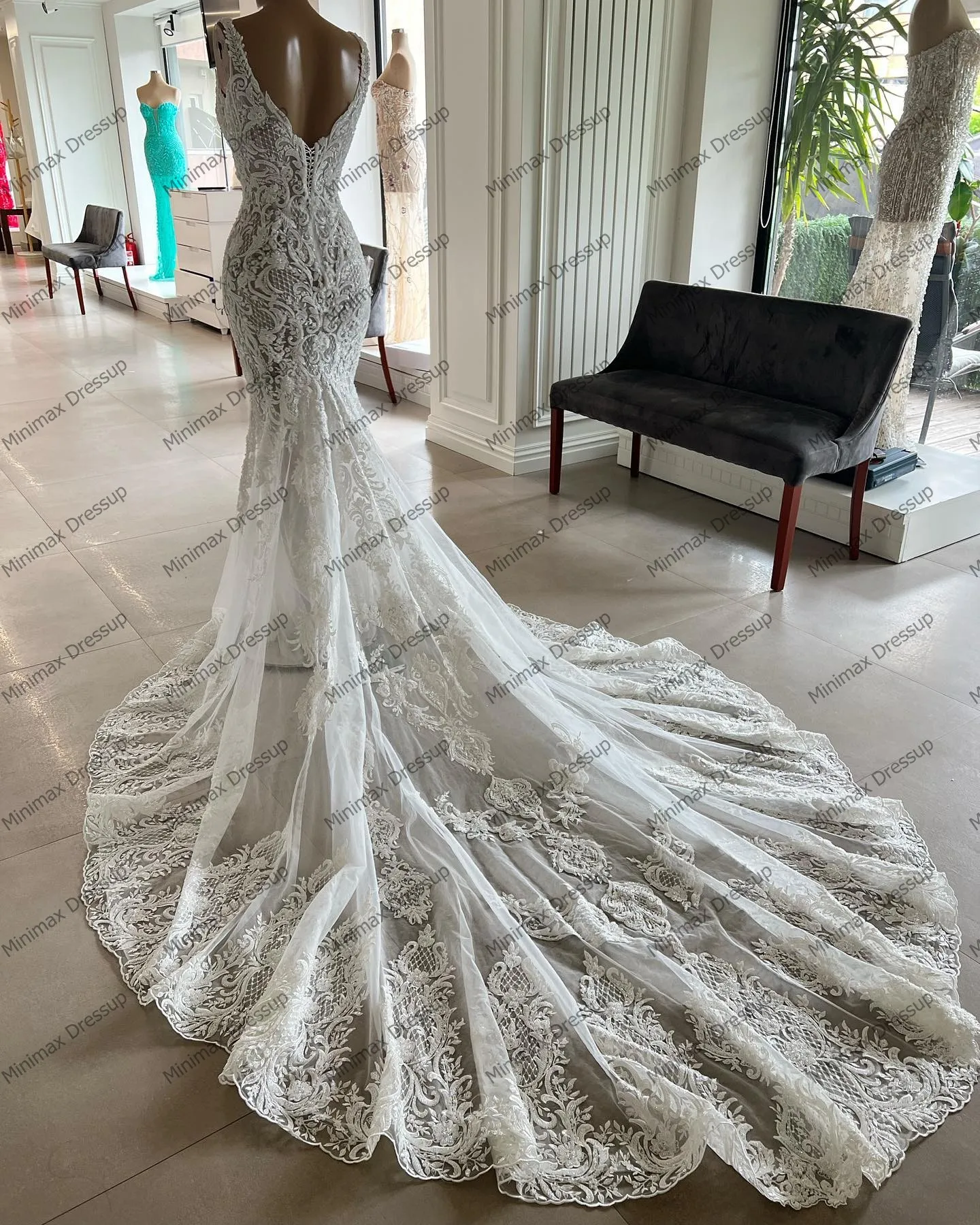 High Quality Embroidery Lace Bridal Dresses Real Image V Neck Mermaid Wedding Dress With Train Classic Appliques Bridal Gowns