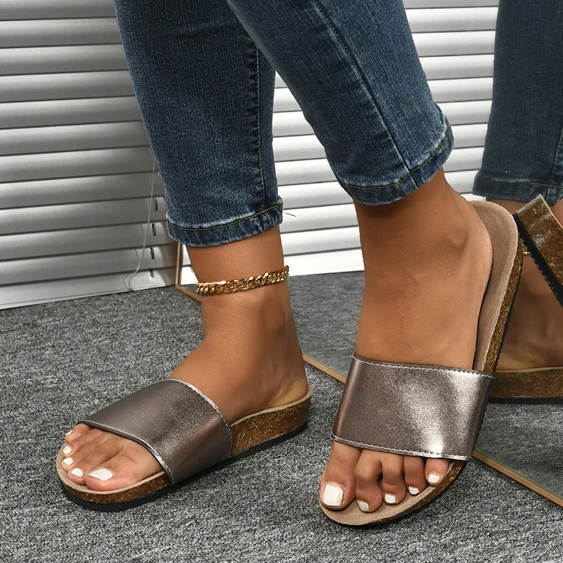 

Горячая Распродажа, женские боковые тапочки на платформе, новинка 2022, золотистые модные праздничные тапочки, сланцы для женщин, обувь без застежки