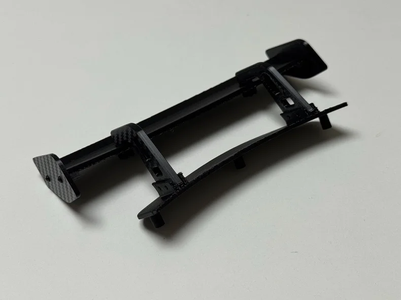 3D drukāts TPU aizmugurējais spārns RC Rlaarlo XTS-S10 1/10