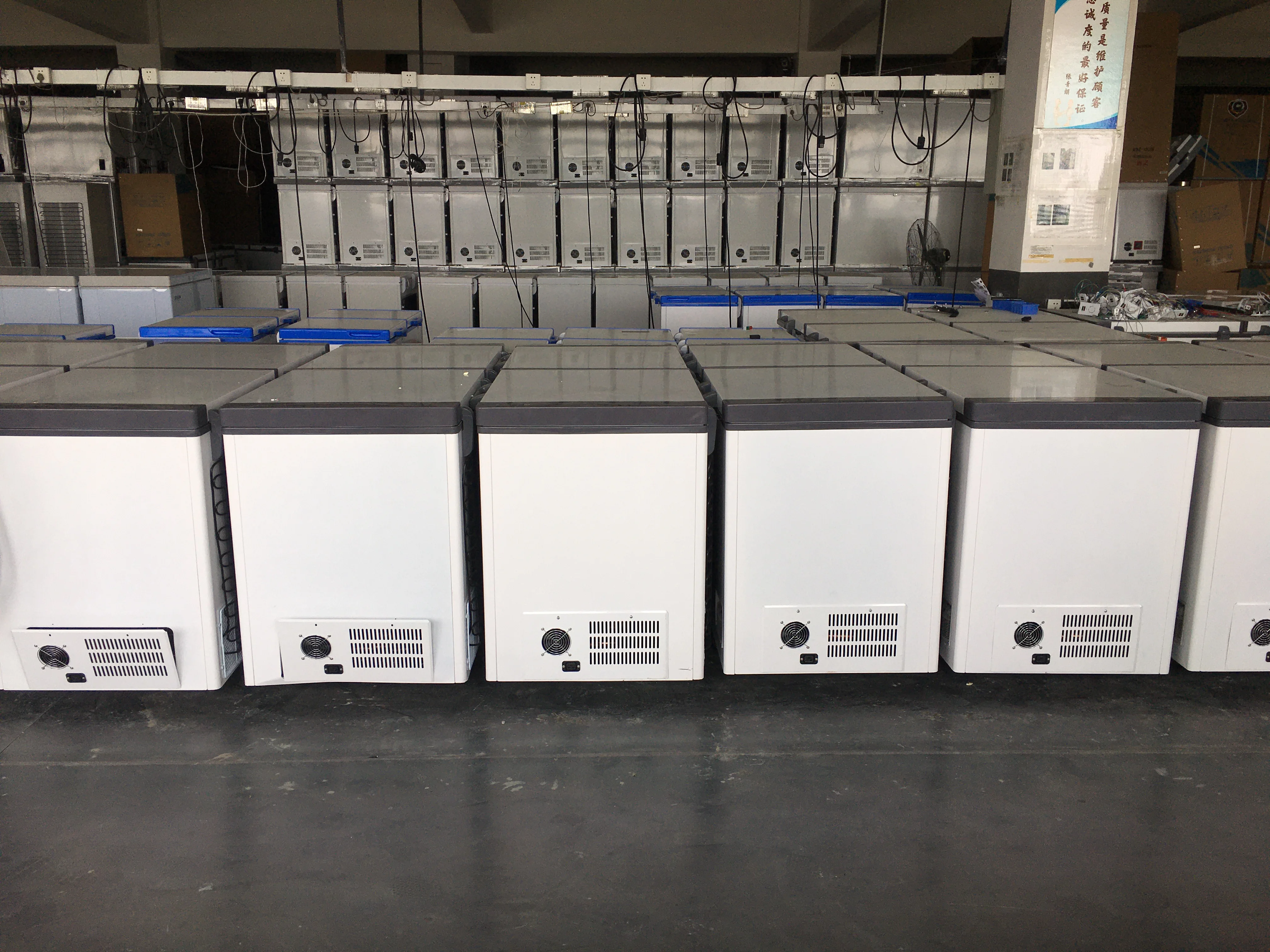 R134a 110L Single Door Solar Chest Deep Freezer with Solar Panel Power System 12v Freezer Refrigerator