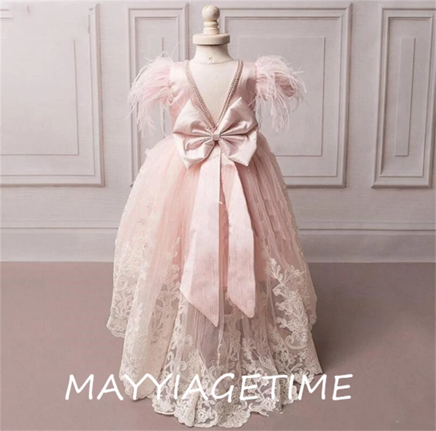 

Little Princess High Low Flower Girl Dress Jewel Neck Big Bow Feathers V-back Custom Made Birthday Party Gowns