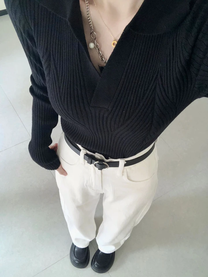 당신의 스타일을 완성해주는 블랙 블랙 니트 티셔츠