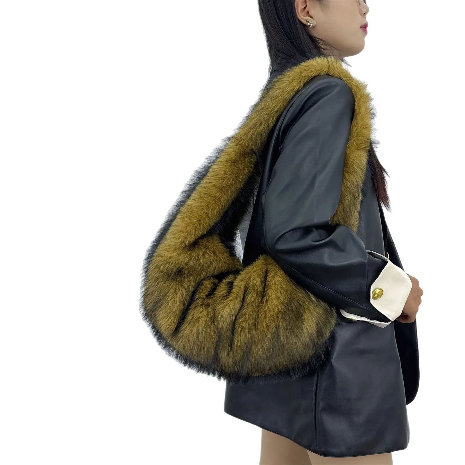 Designer Fluffy Plush Shoulder Bag Warm Faux Mongolian Fur HandBags for Women Brands Large Hobo Shopper Heart Shaped Purses