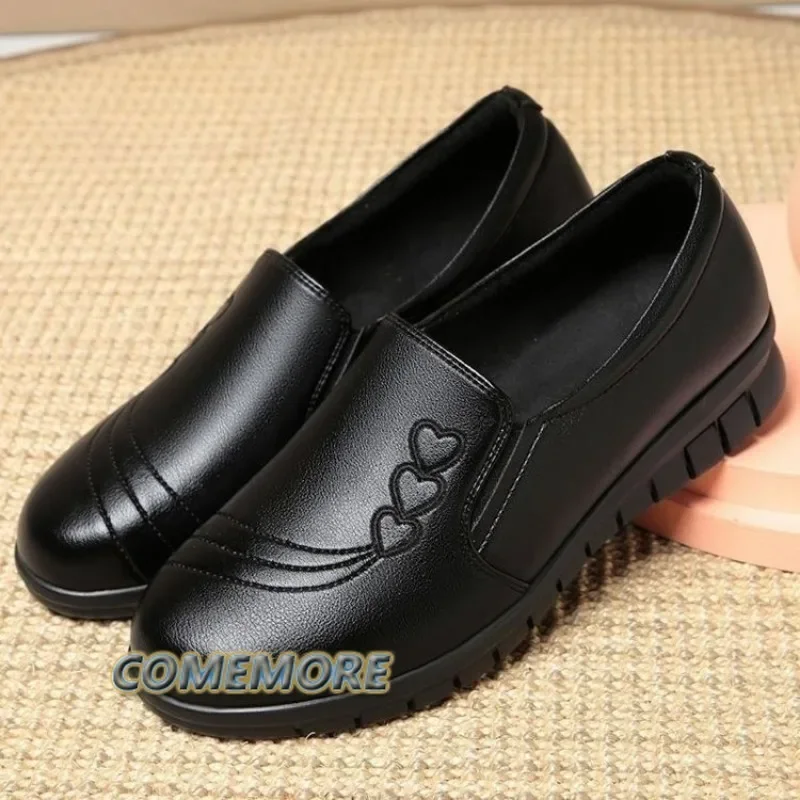 

Spring Autumn Soft Soled Mother Black Single Shoes Leather Non-slip Casual Comfortable Middle-aged Ladies Classic Flat Footwear