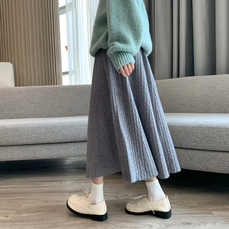 Pregnant Women Winter Fashion Style Tall Waist Abdomen Knitting Skirts High Waist Full-skirted Plaid Umbrella Skirts Black Gray