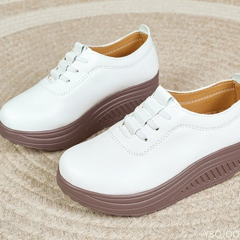 2025 Spring and Autumn New Shoe with One Foot Set, Mom's Shoes Soft and Comfortable Middle Aged and Comfortable Single Shoes
