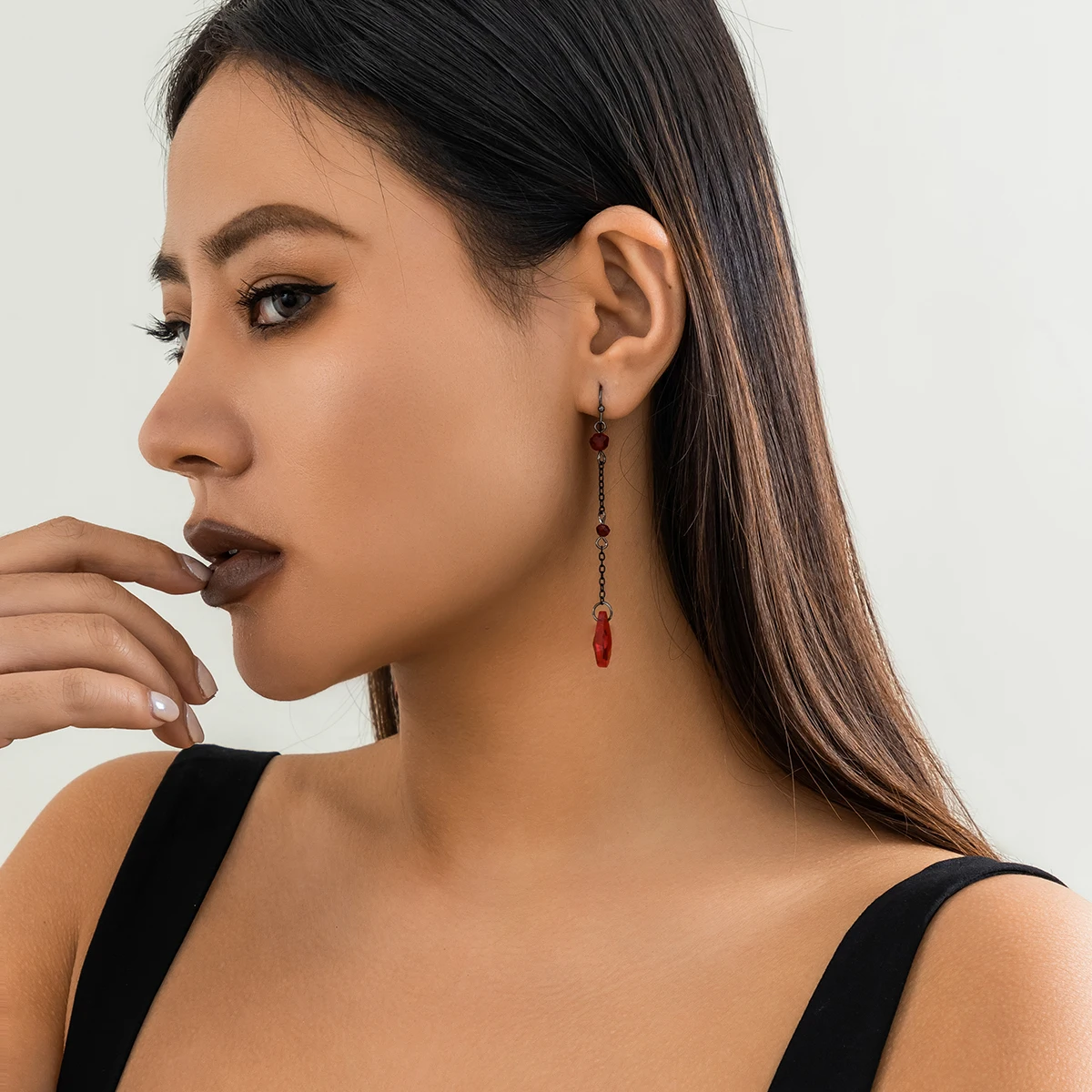 正規品・送料込み◆ADERERROR◆Zigzag drop earring IngeSight.Z Gothic Red Crystal Long Tassel Pendant Earrings