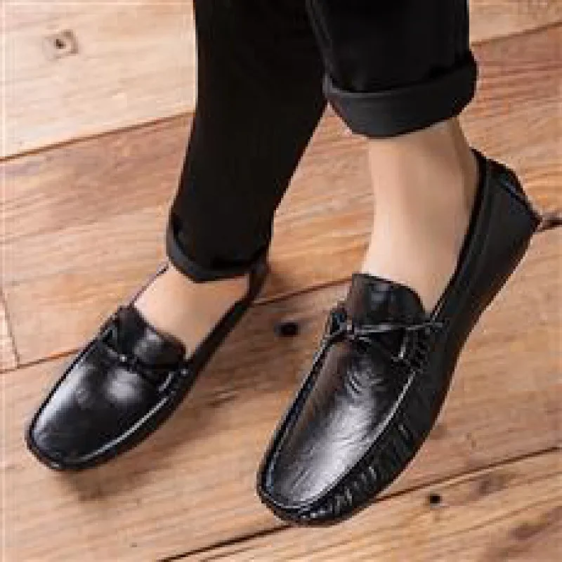 

European Station Men's Shoes 2023 New Loafers Shoe Cover Foot Casual Shoes Trend Slip-on Soft Bottom Gommino