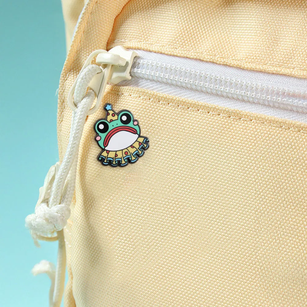 Lustiger Clown-Frosch Emaille-Pin, Trauriger Frosch-Brosche, Zirkustier-Abzeichen, Kawaii Metall-Schmuck, Geschenk für Kinder und Fans, für Rucksack und Jacke – Detail 5