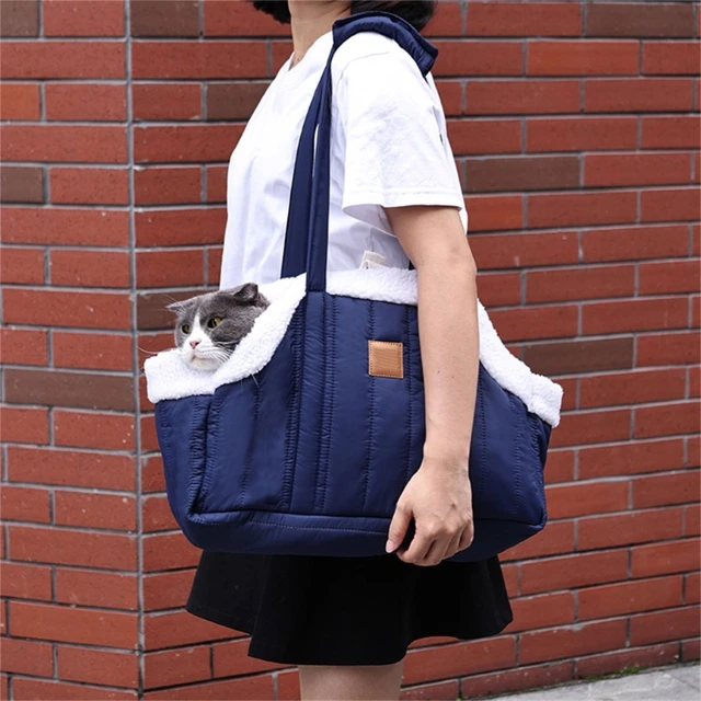 Pet Handbag Cats Carriers Bag Soft Big Capacity with Safety Strap Breathable Pet Carriers Sightseeing Bag 3