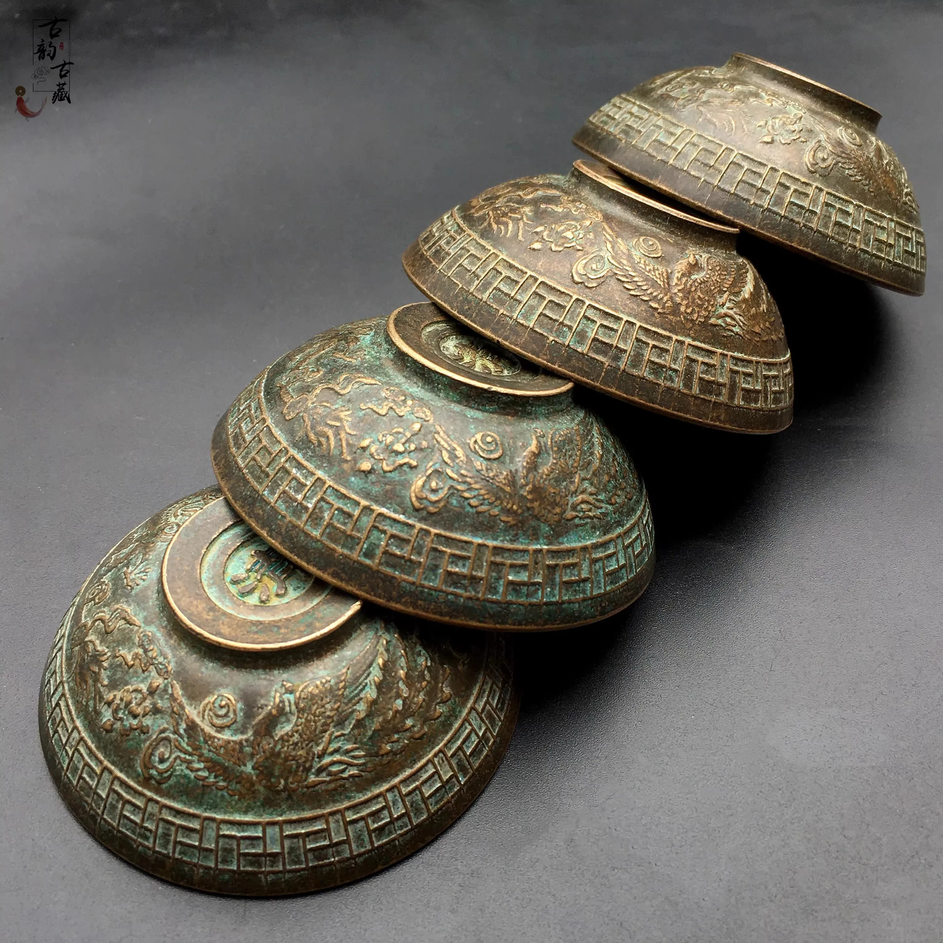 

Antique Collection Of Qing Dynasty Dragon And Phoenix Auspicious Bronze Bowl Ornaments