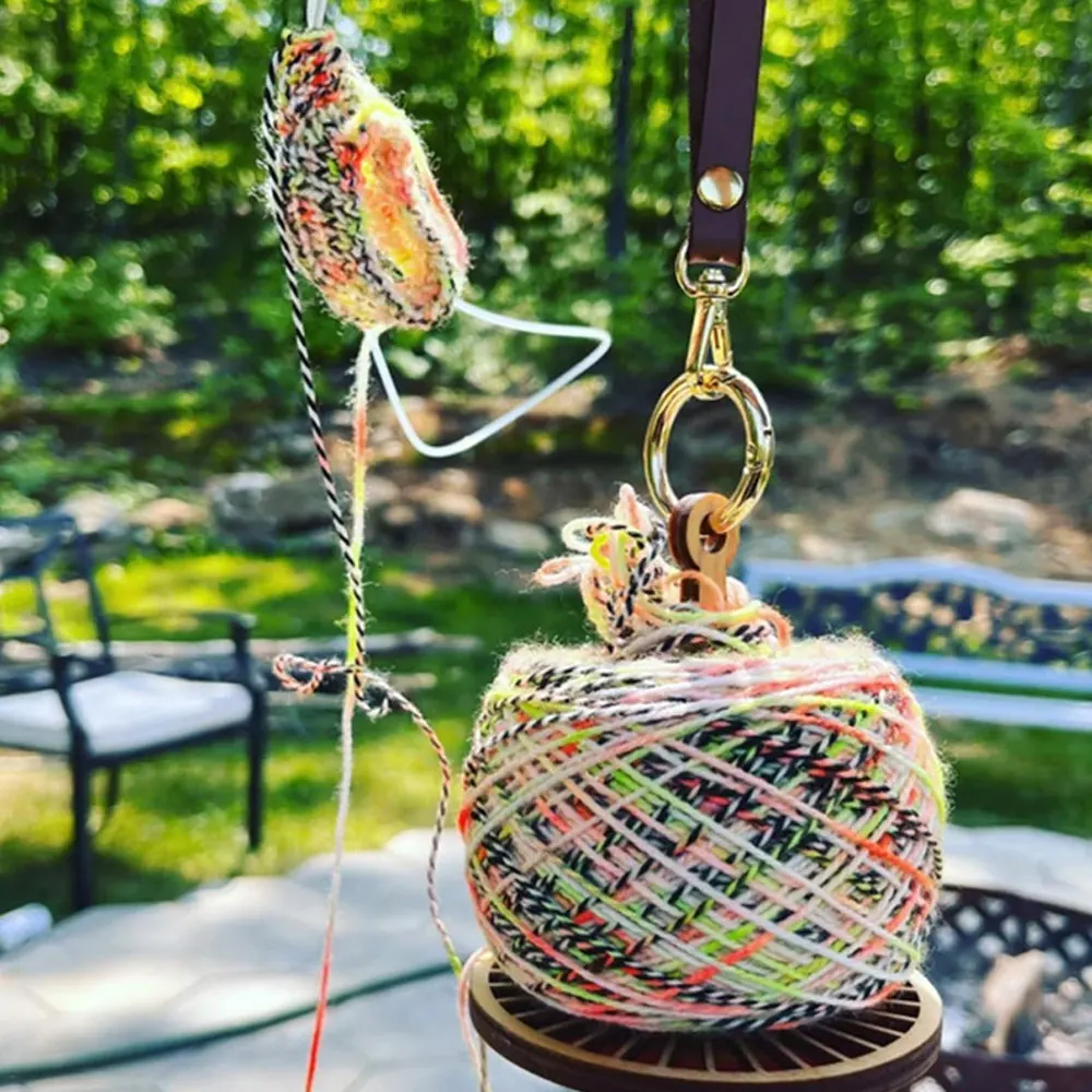 

Portable Wrist Yarn Holder with Leather Wrist Strap for Knitting DIY