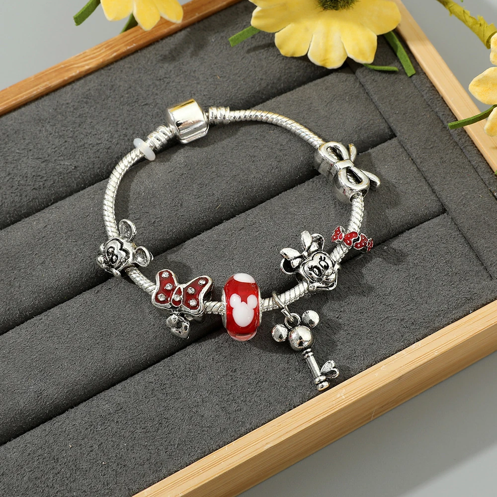 

Fashion Disney Charm Bracelet Women Mickey Minnie Pendant Bracelets Girls Inspired Jewelry Bangle Accessories Men Party DIY Gift