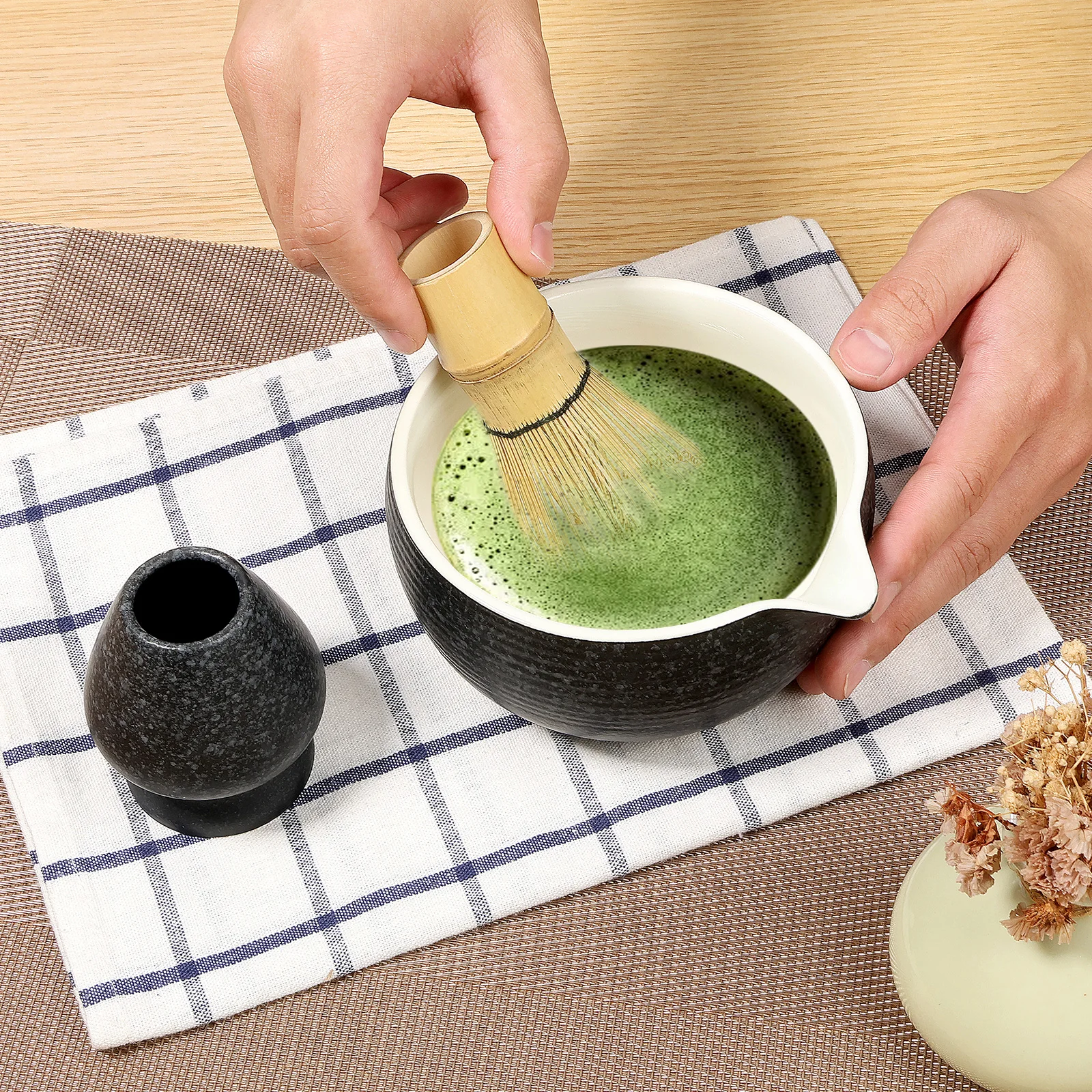 2 Pieces Japanese Tea Bowl Whisk Set Ceramic Matcha Bowl and Whisk Holder Exquisite Teaset Matcha Making Tool Lovers Gift
