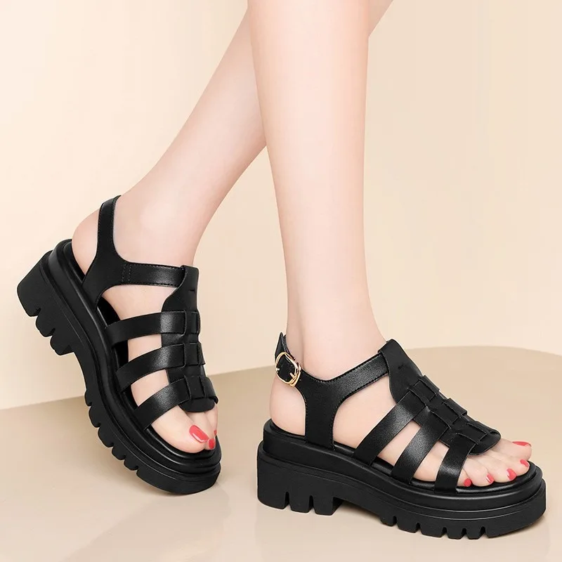 

2024 Korean Version of Female Student Sandals Summer Thick Soled Middle Heel Breathable Women Sandals F ashion Roman Shoes