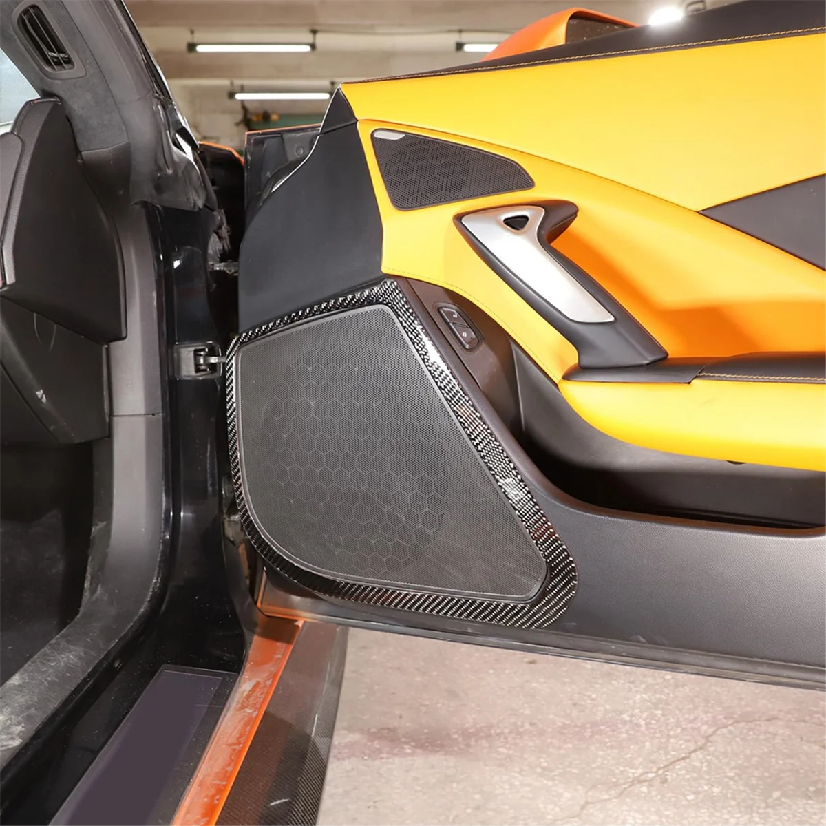 

Для Corvette C7 2014-2019 мягкая углеродная волоконная Крышка для автомобильной боковой двери динамика рамка отделка стикер аксессуары