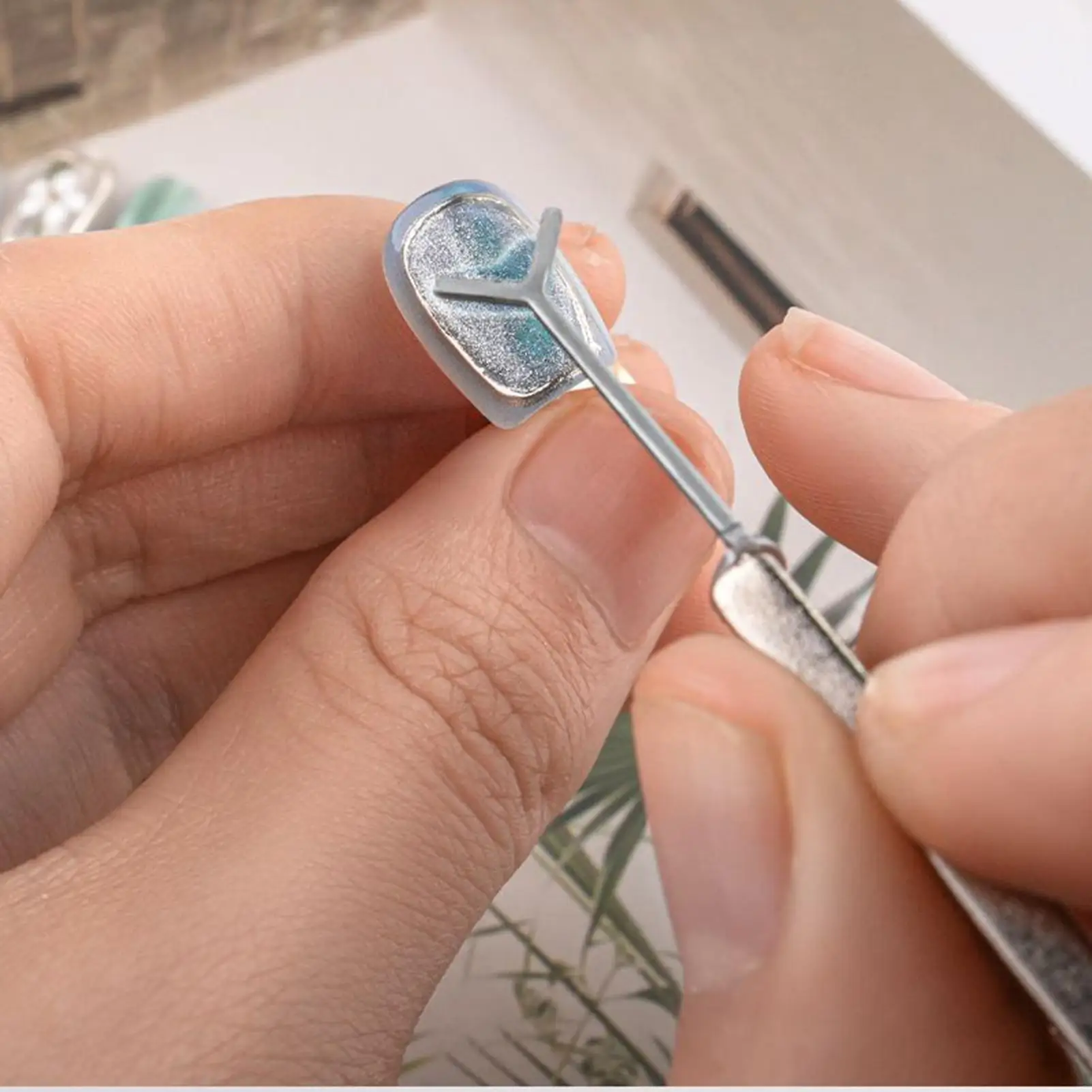 1pcs Heart Shaped Cat Eyes Magnet Y-shape Cat Eyes Nail Magnet Love Pattern Magnet Suitable For DIY Gel Polishing Magnetic Tools