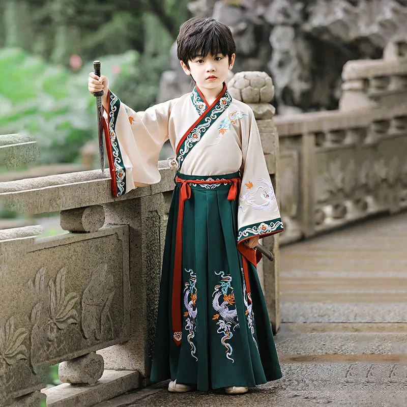 ensemble-de-photographie-d'art-de-cinema-de-style-prairie-pour-enfants-hanfu-antique-pour-garcons-haut-de-gamme-nouveau-automne-hiver-2023