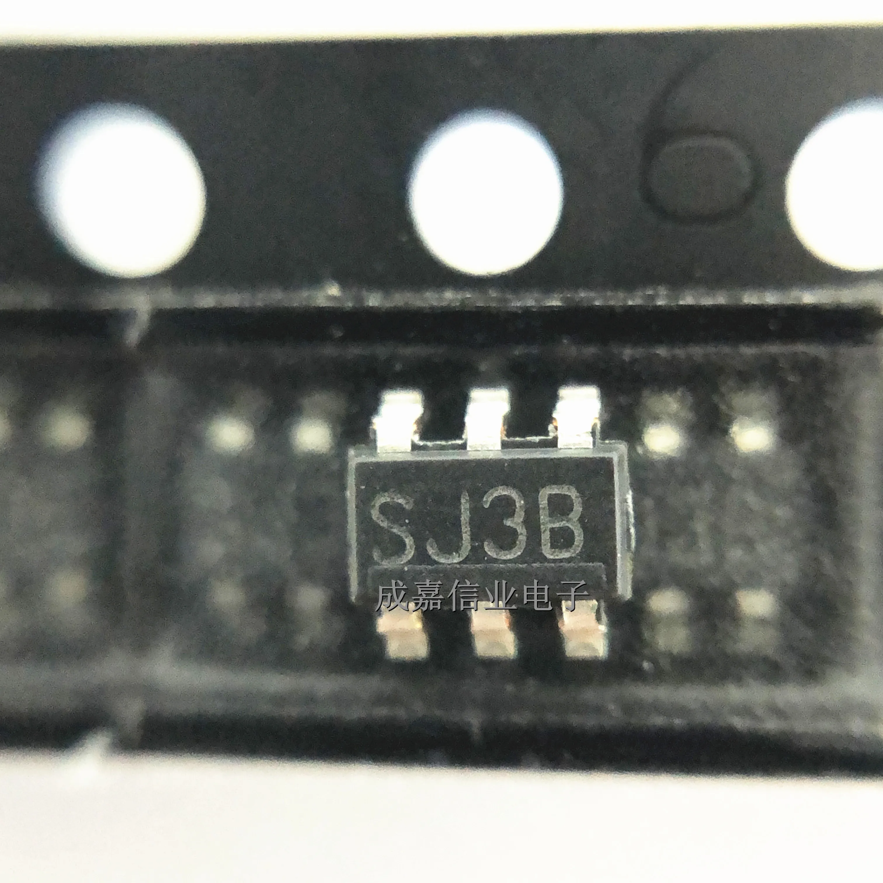 регуляторы напряжения LMR14203XMKX