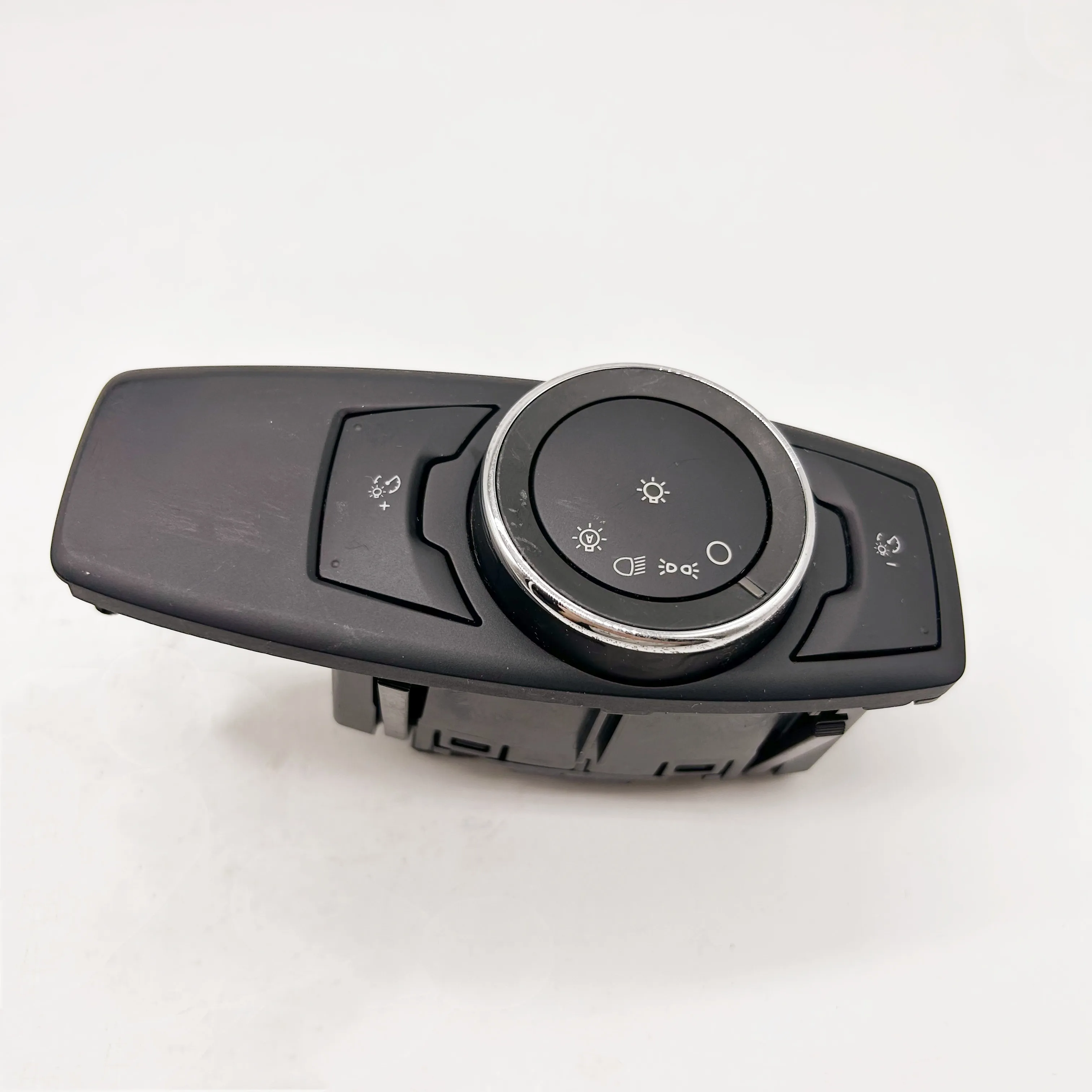 

Ford Mustang VI 2015 Light Switch 13617862
