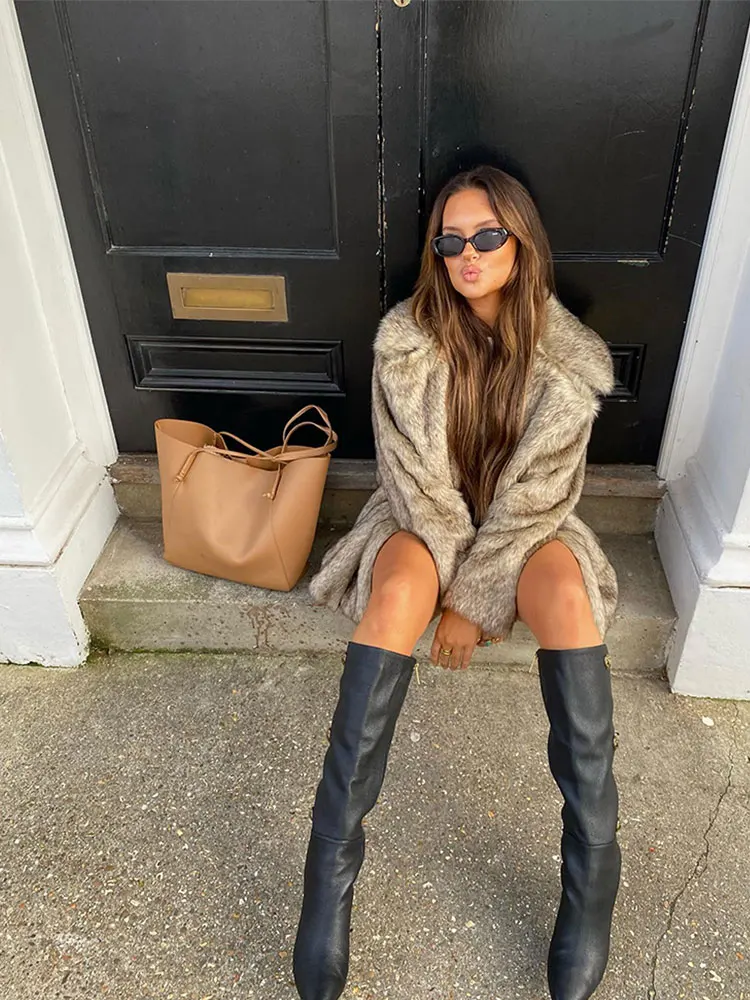 Рисунок 2 - Женское утолщенное теплое пальто