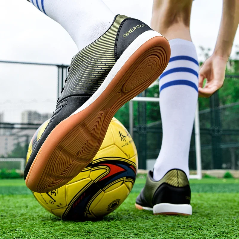Indoor Soccer Shoes Men Chuteira Futsal Tendon Sole IC Football Boots Anti Slip Professional Football Cleats Training