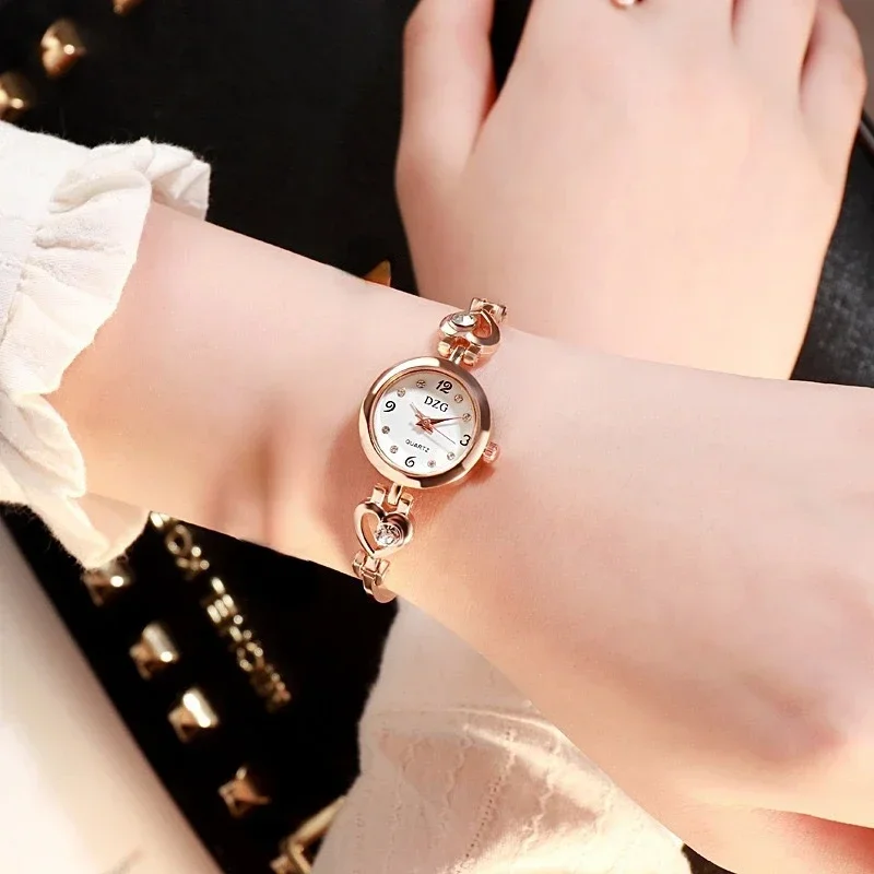 Fashion Women Quartz Watch Classic Roman Ladies Bracelet Watches Women High Quality Silver Wristwatch Vintage Female Clock