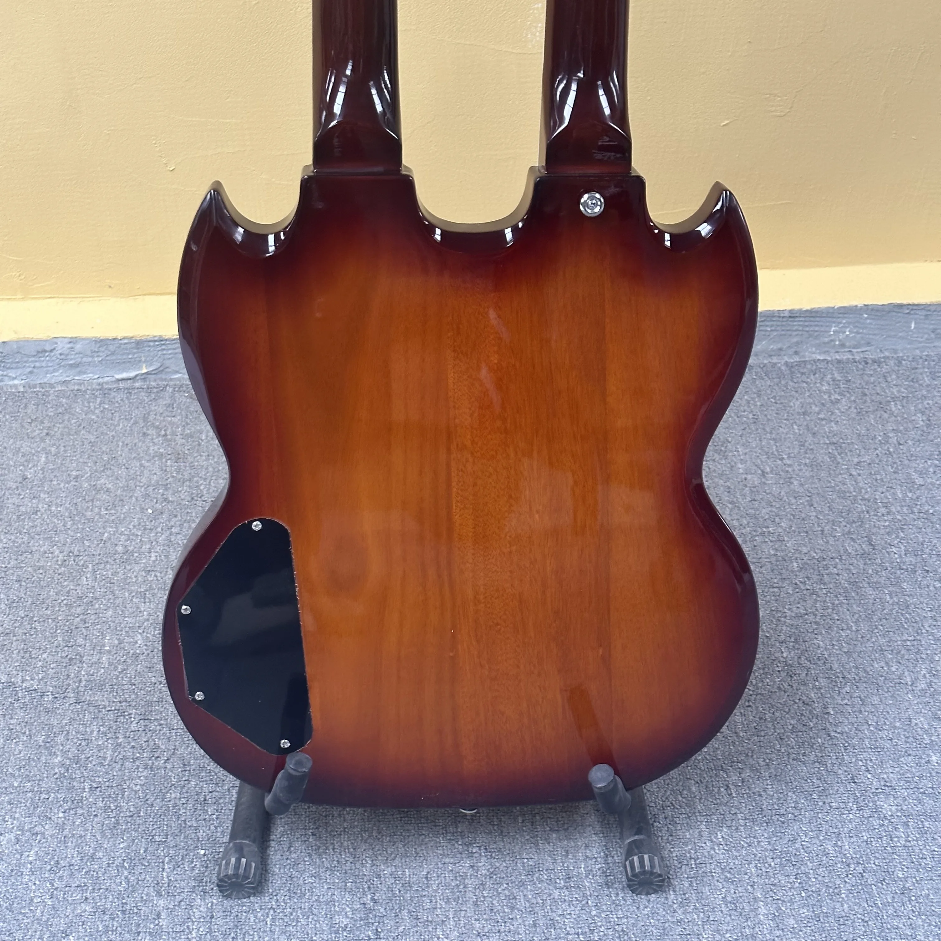 グラデーションカラーのエレキギター,12弦,白のハードウェア,在庫あり