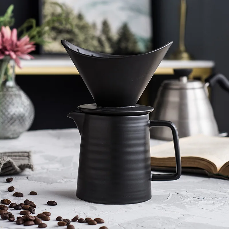 

Испытайте идеальное приготовление с нашим керамическим горшком и ручным приготовлением кофе в нашей чашке с капельным фильтром