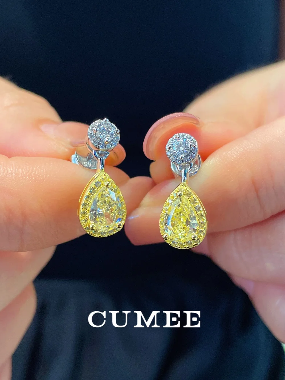 

Женские серьги-гвоздики из серебра 925 пробы