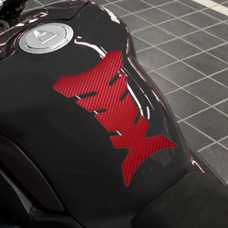 Carbon Universal Motorcycle Tank Pad Protector Sticker 1PC 3d Decal For Yamaha Honda Kawasaki Ktm Bmw Ducati Suzuki gas tank protector sticker motorcycle stickers motorcycle tank sticker motorcycle accessories