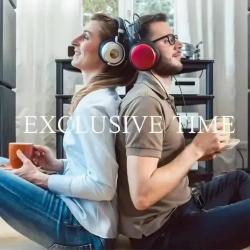 VIKEFON Mini Radio Portable Sports Radios AM FM Hand Stereo Music Player AAA Batteries with Headphones For Walking Camping‌