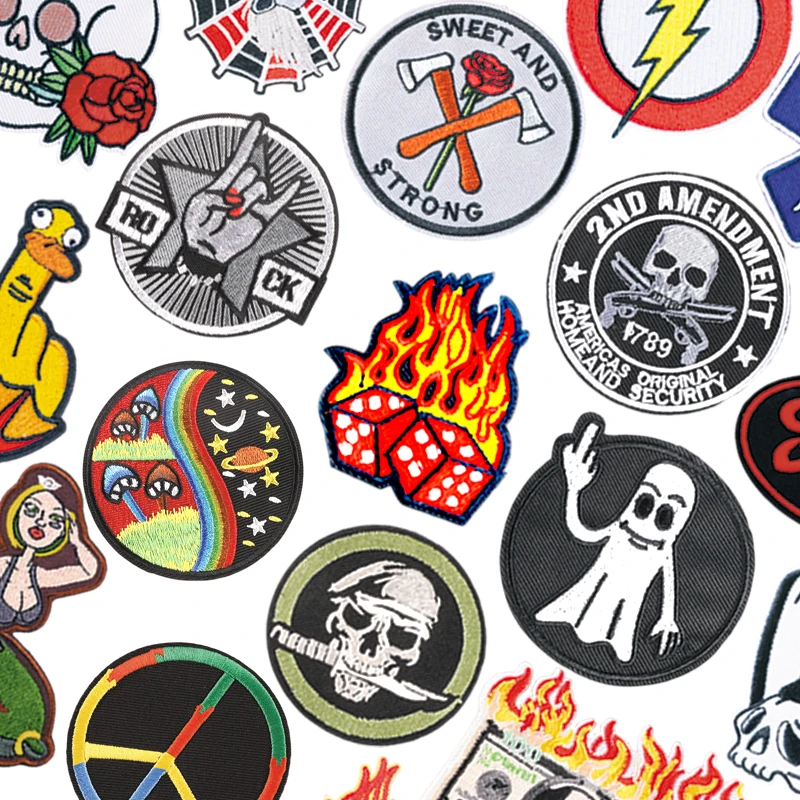 Patch Thermo collant Rock Punk Feuer Blitz Schädel für Kleidung Eisen auf Puffer Jacke Designer gestickte Nähen Abzeichen Rucksack a