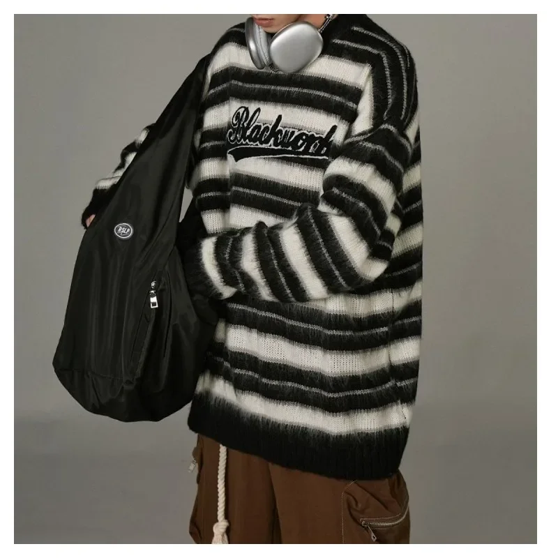 Sweaters Fashion Brand Advanced Gradual Stripe Embroid Sweaters Men's Autumn and Winter Gentle Lazy Wind Soft Waxy Sweaters