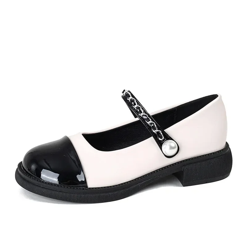 

Винтажные туфли в французском стиле с жемчужными вставками